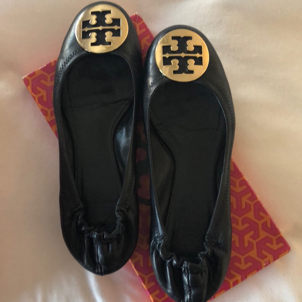 TORY BURCH ballet flat.